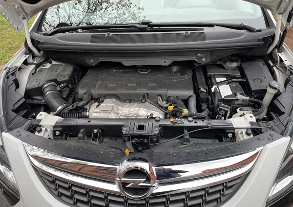 Opel Zafira cena 39900 przebieg: 166000, rok produkcji 2013 z Debrzno małe 529